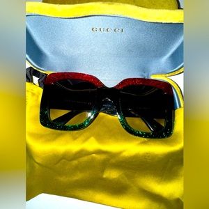 Gucci oversized sunglasses